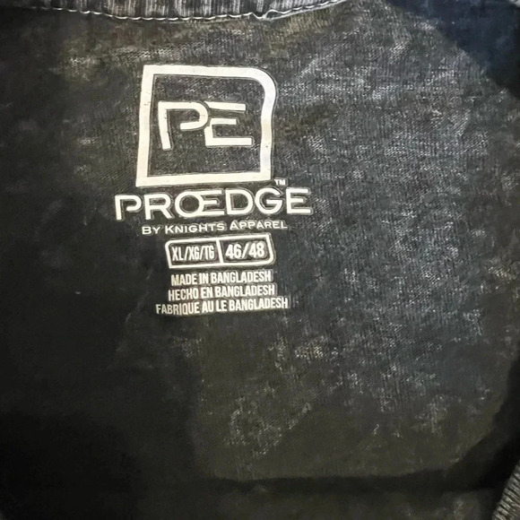 Women’s XL Wisconsin badger shirt- distressed look - Picture 4 of 4